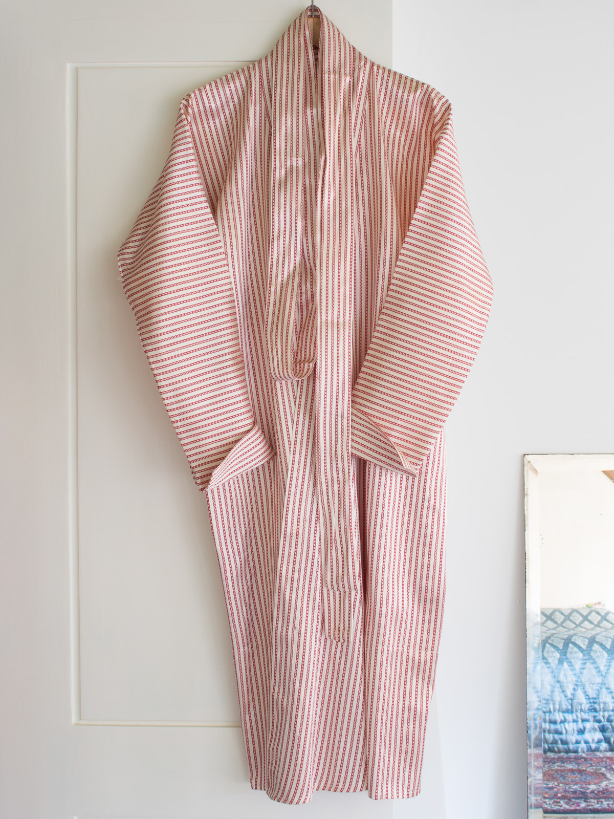 elegant striped dressing gown M